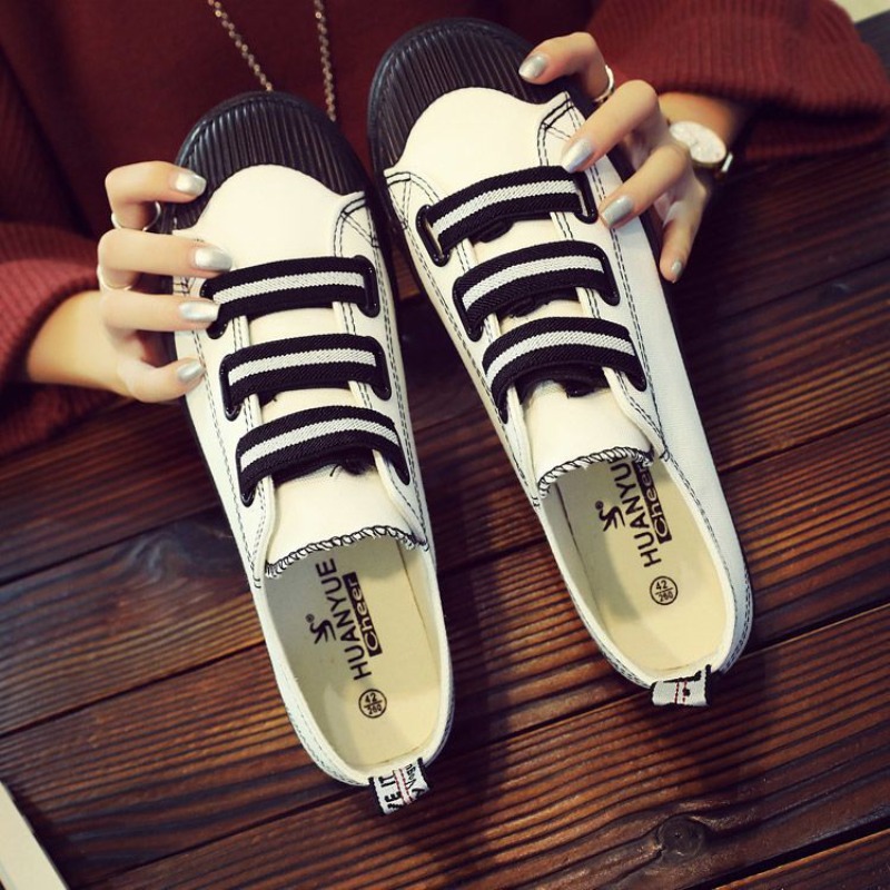Street Fashion Hong Kong - Korean Style Slip-On Canvas Shoes Street